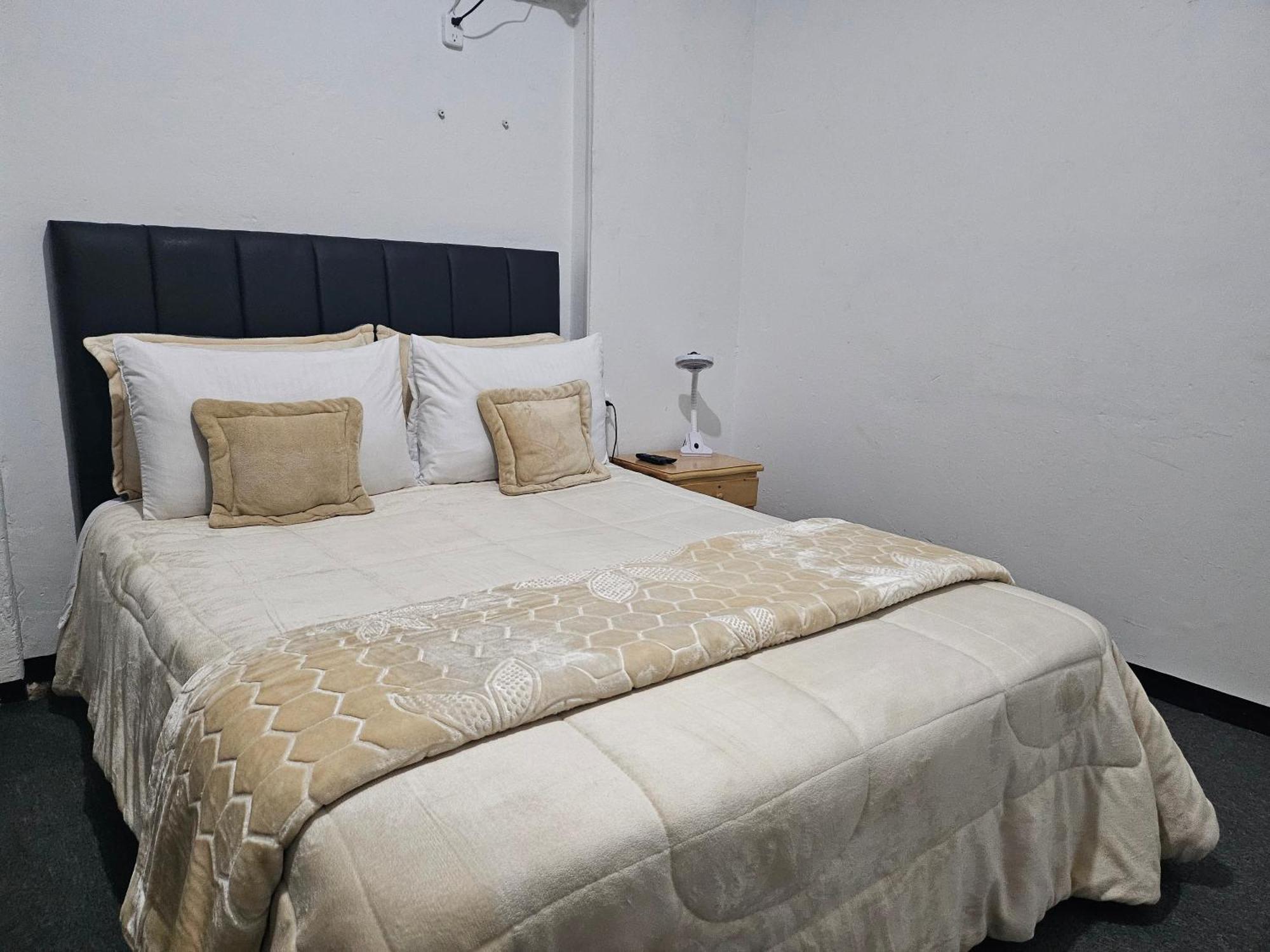 Casa Samor La Candelaria Богота Экстерьер фото